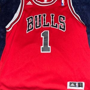 Adidas Derrick Rose Jersey from his time on the chicago Bulls , Youth Large